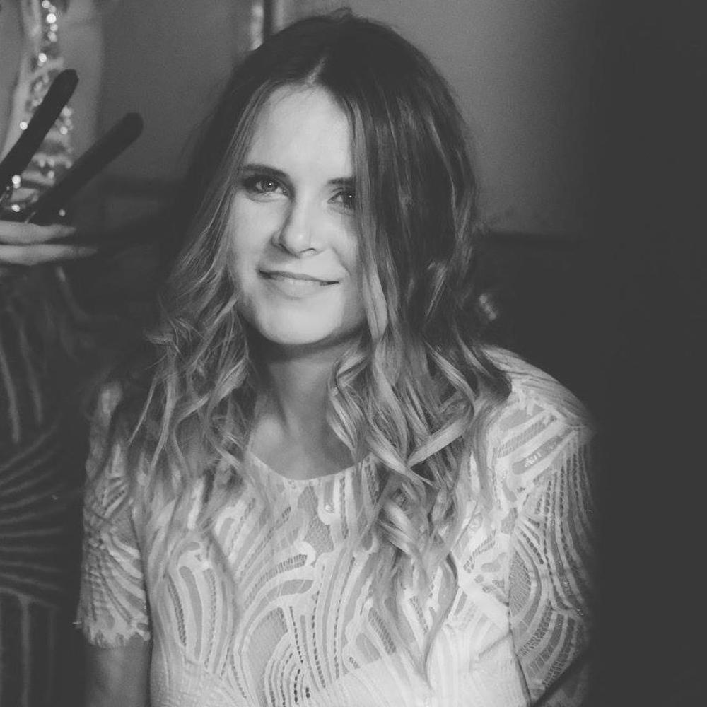 Meet your Posher, Courtney